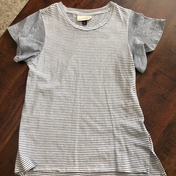 Universal Threads Top - Picture 1 of 4